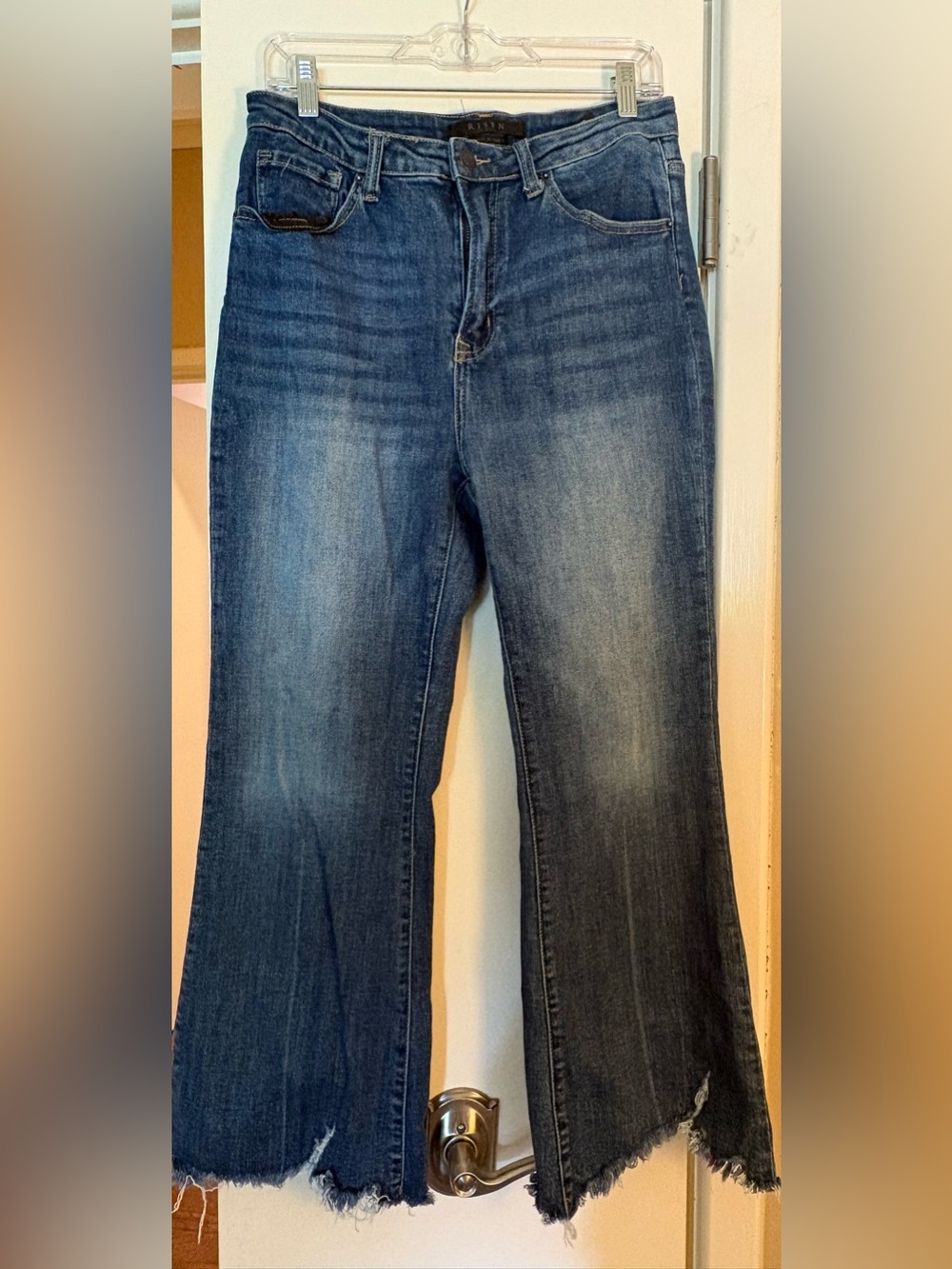 Mid-Rise Wide Leg Jeans in Faded Blue